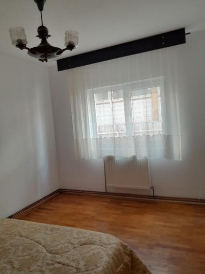 Casă de vânzare în Târgoviște – Micro 3 | 160 mp utili | 433 mp teren | Două apa - 8