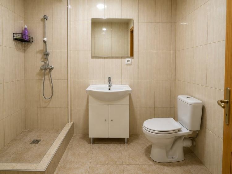 Garsonieră decomandată, mobilată în Valea Rosie