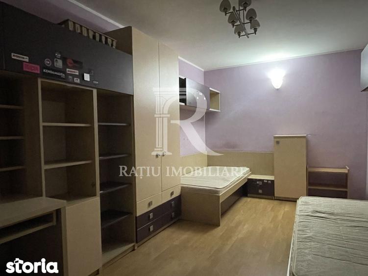 Apartament cu 3 camere în Decebal