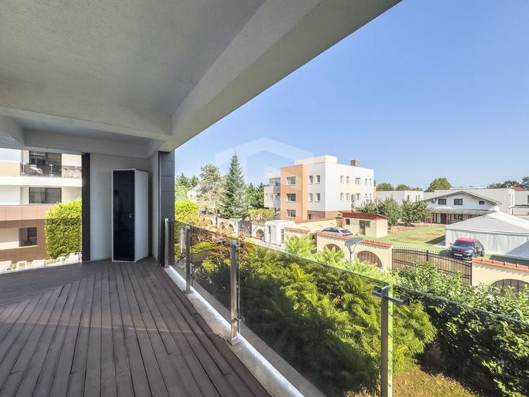 Apartament cu 3 camere semidecomandat, mobilat în Exterior Vest