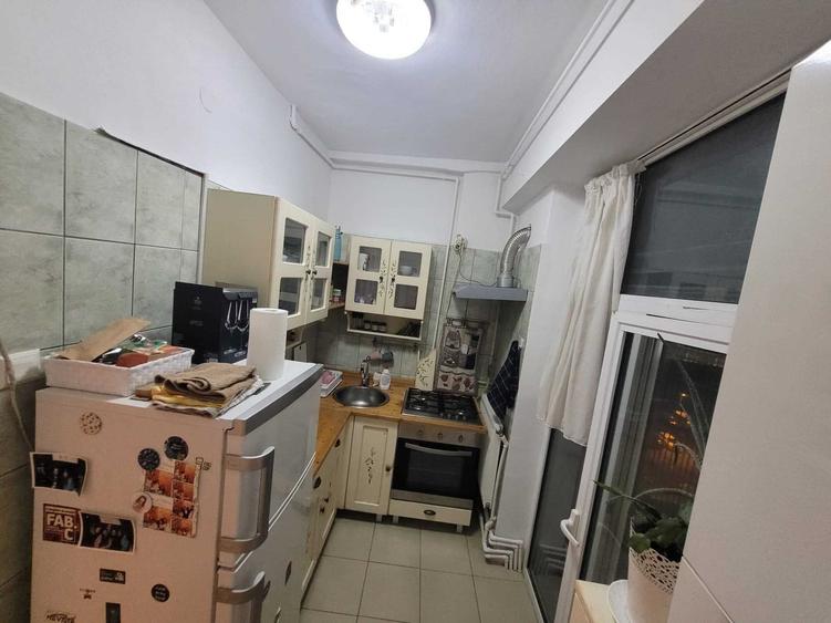 Garsonieră decomandată în Universitate
