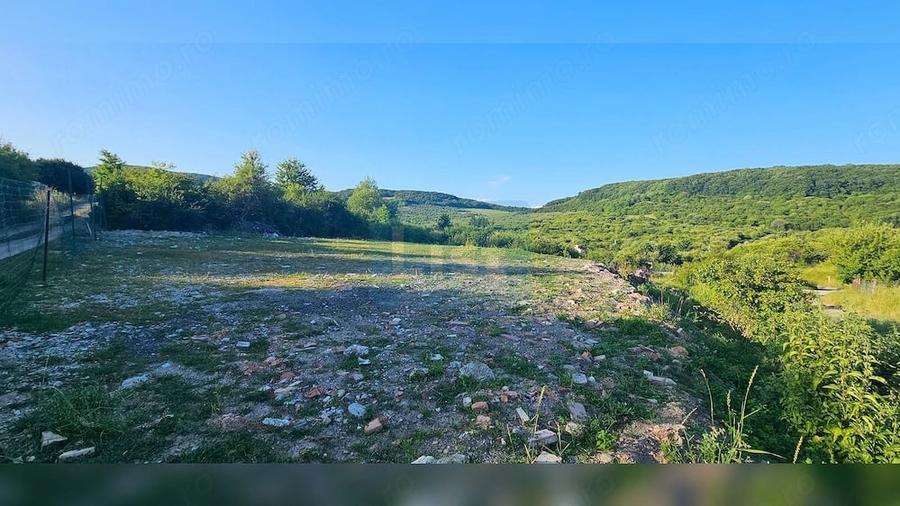 Teren de 1300 mp, în Centura