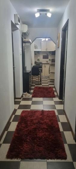 Apartament cu 3 camere decomandat în Cet
