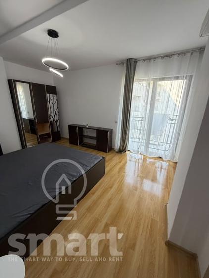 Apartament cu 3 camere semidecomandat, mobilat în Semicentral