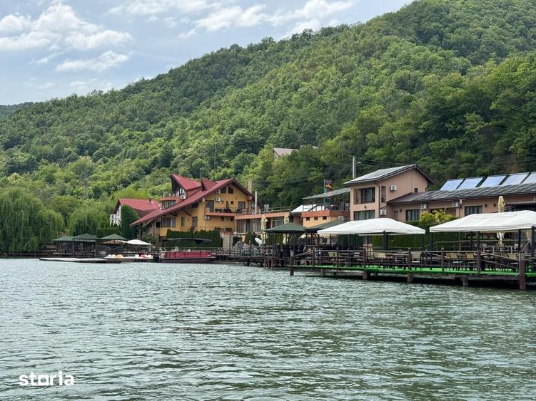 Spațiu comercial, de 3,385 mp, în Dubova