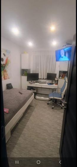 Apartament cu 4 camere decomandat în Lazaret