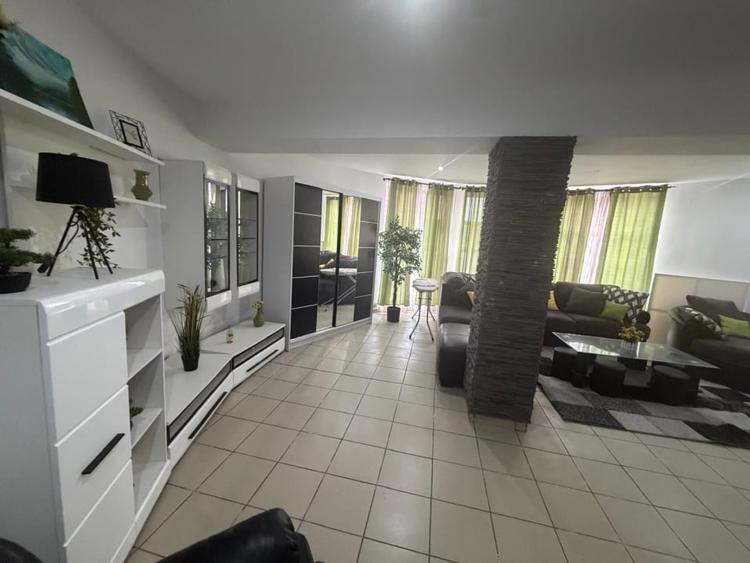 Casă individuală cu 3 camere cu Canalizare în Filiași
