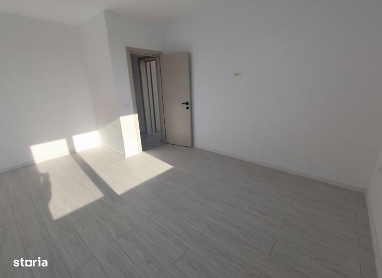 Casă cu 4 camere cu Teren 220 Mp în Rediu