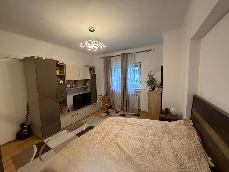 Apartament cu 3 camere circular în Gara de Nord
