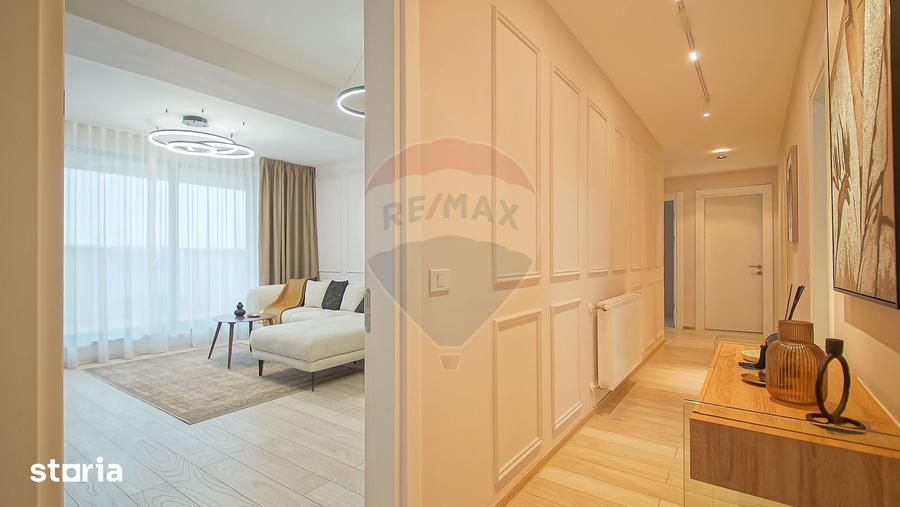 Apartament cu 3 camere decomandat în Tractorul