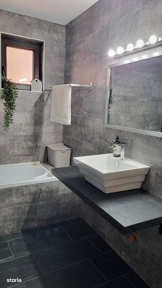Casă cu 3 camere cu Teren 250 Mp în Central