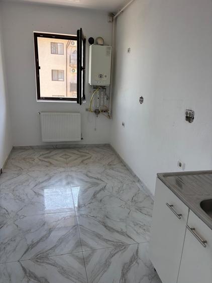 Apartament cu 3 camere decomandat în Dobroești