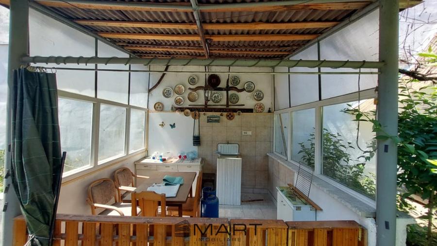 Casă cu 8 camere cu Teren 800 Mp în Central