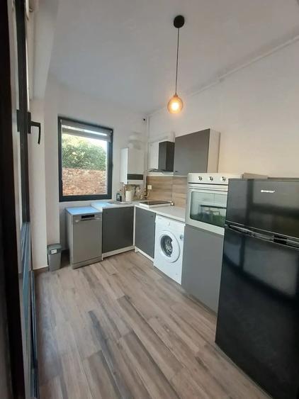 Unirii - Decebal, bloc nou, studio 37mp cu gradina 50mp, centrala termica proprie, proprietar - 3
