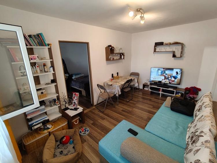 Apartament cu 2 camere semidecomandat în Abator