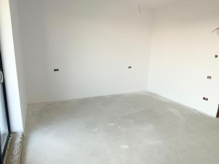 Duplex cu 4 camere cu Canalizare în Dumbrăvița