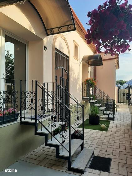 Casă cu 4 camere în Exterior Vest