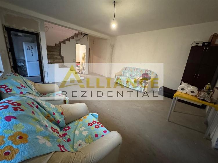 Casă individuală cu 7 camere cu Canalizare în Jilava