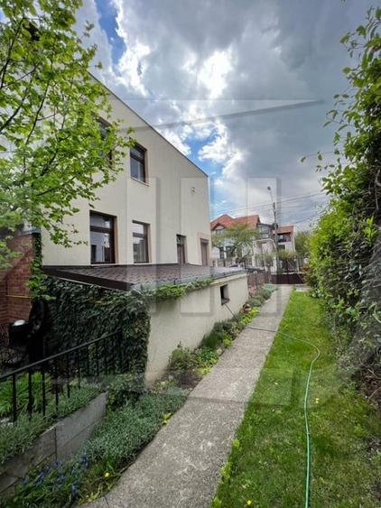 Casă individuală cu 4 camere cu Canalizare în Gheorgheni