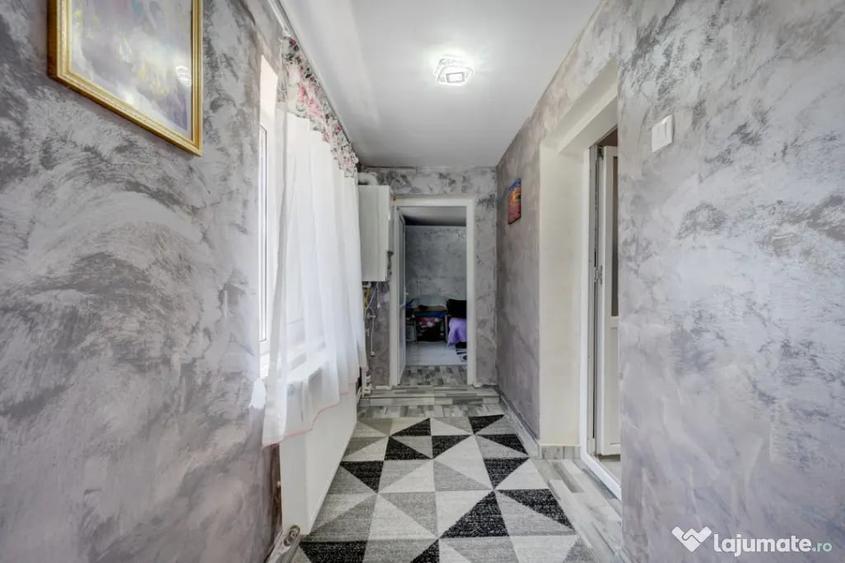 Casă cu 3 camere cu Teren 2200 Mp în Răcari