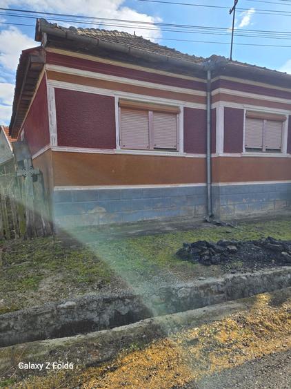 Casă cu 4 camere în Central