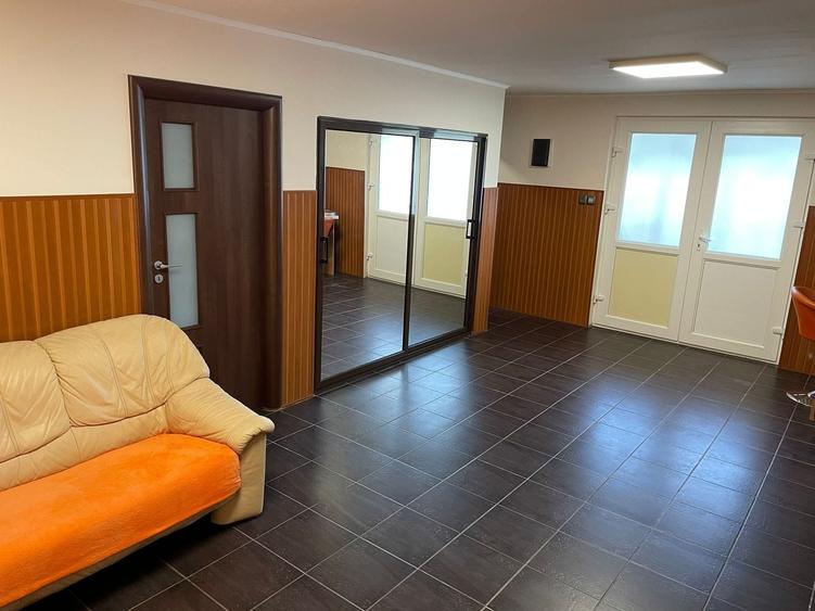 Casă individuală cu 4 camere cu Canalizare în Apărătorii Patriei