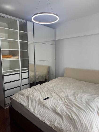 Apartament cu 3 camere decomandat, mobilat în Tei