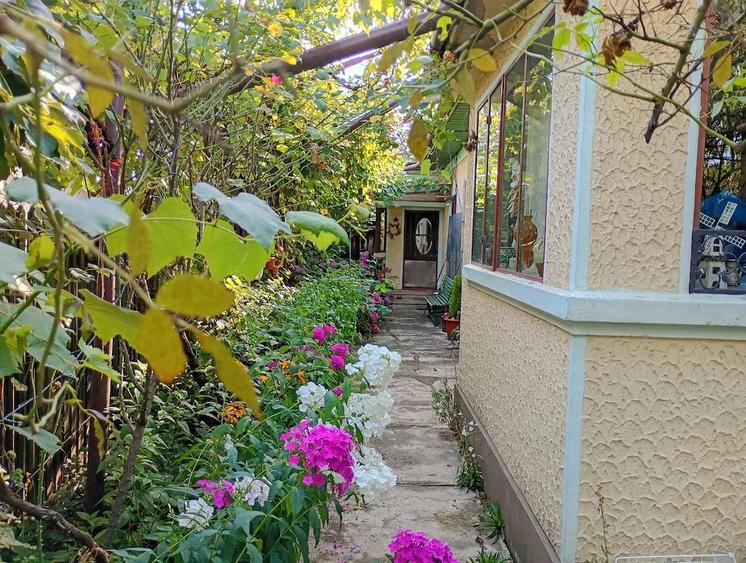 Casă cu 4 camere cu Teren 1361 Mp în Florești