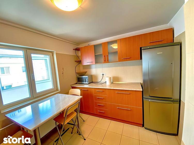 Apartament cu 3 camere decomandat în Rahova