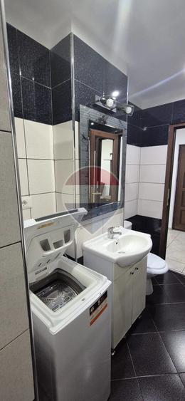 Garsonieră decomandată în Central