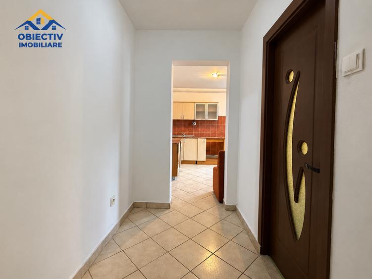 Apartament cu 3 camere semidecomandat în Mărăței