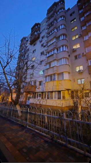Apartament cu 3 camere decomandat în Vitan Mall