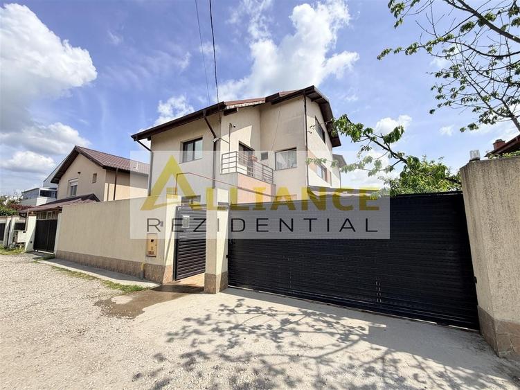 Casă individuală cu 5 camere decomandat cu Canalizare în Berceni