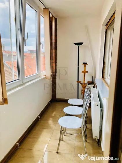 Apartament cu 4 camere decomandat în Central