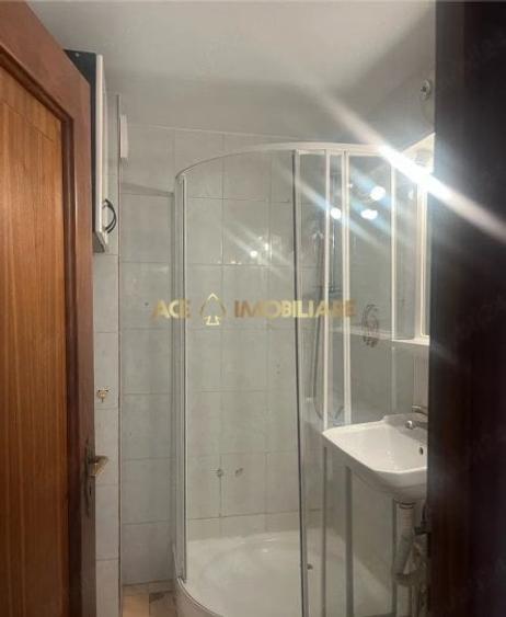 Apartament cu 4 camere decomandat, mobilat în Progresul