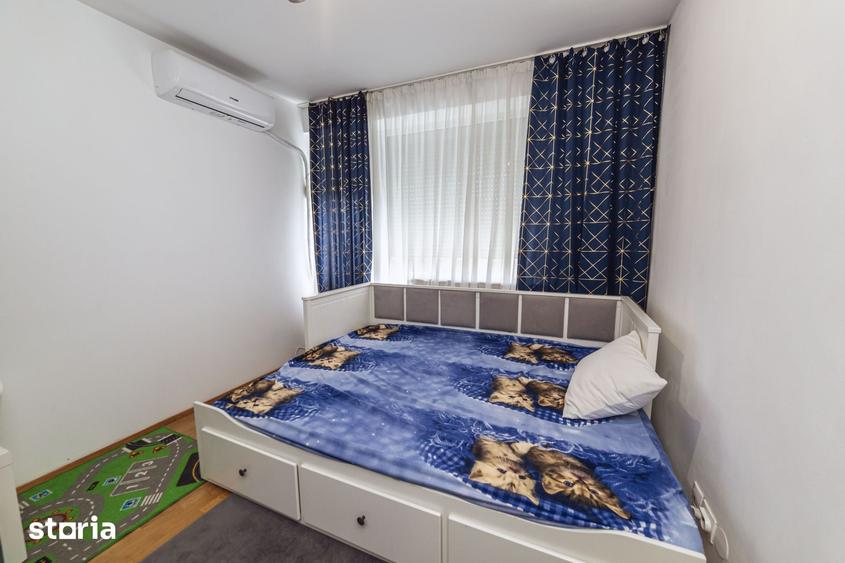 Apartament cu 3 camere semidecomandat în Titan