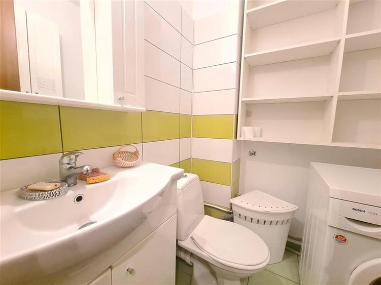 Apartament cu 4 camere decomandat în Târgu Cucu