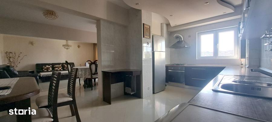 Apartament cu 3 camere decomandat în Tei