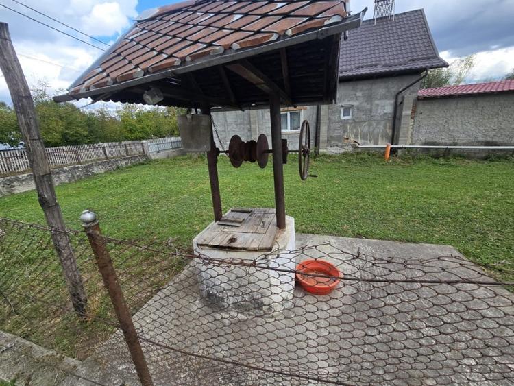 Casă individuală cu 5 camere cu Teren 1615 Mp în Pietroșani