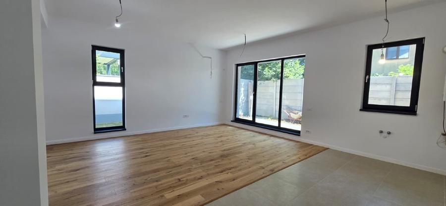 Duplex cu 4 camere cu Canalizare în Bucureștii Noi