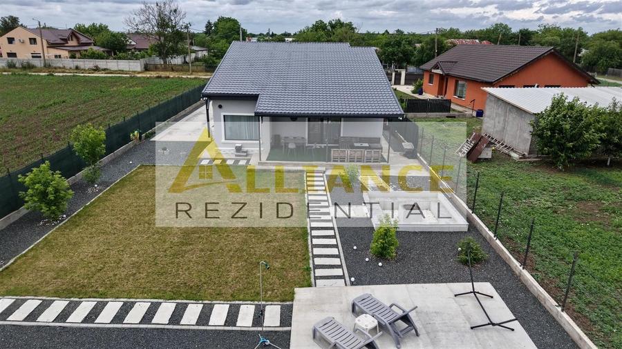 Casă individuală cu 5 camere cu Canalizare în Frumușani