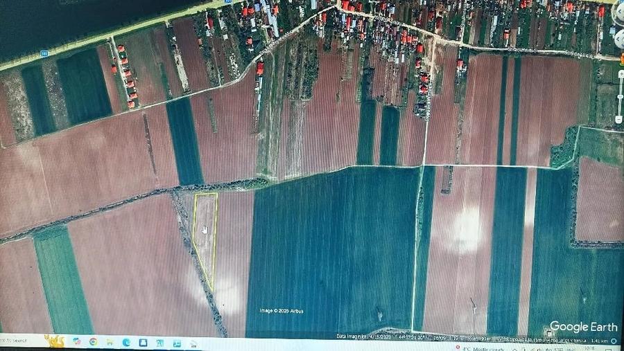 Teren de 8000 mp, în Moara Vlăsiei