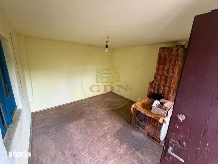 Casă cu 6 camere decomandat cu Canalizare în Bariera Vâlcii