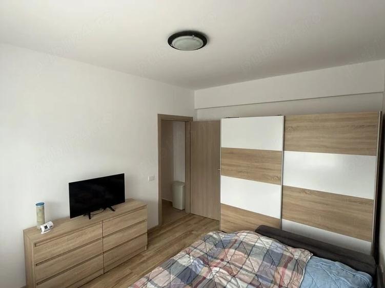 Apartament cu 2 camere decomandat în 1 Decembrie