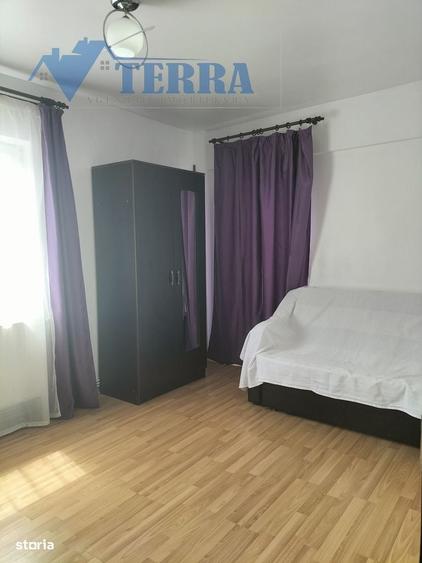 Garsonieră decomandată în Central