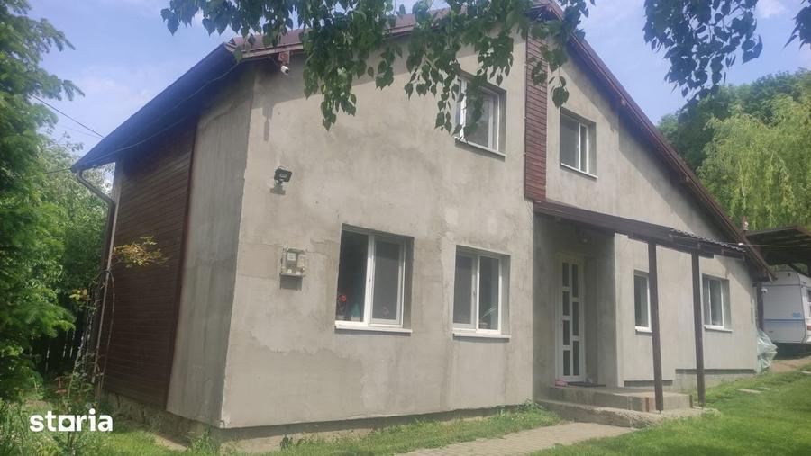 Casă cu 4 camere cu Teren 2600 Mp în Sânpaul