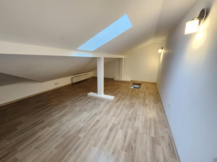 Apartament cu 2 camere semidecomandat, mobilat în Lipovei