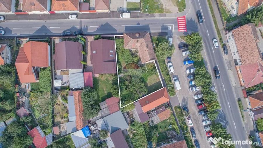 Casă cu 3 camere cu Teren 553 Mp în Central