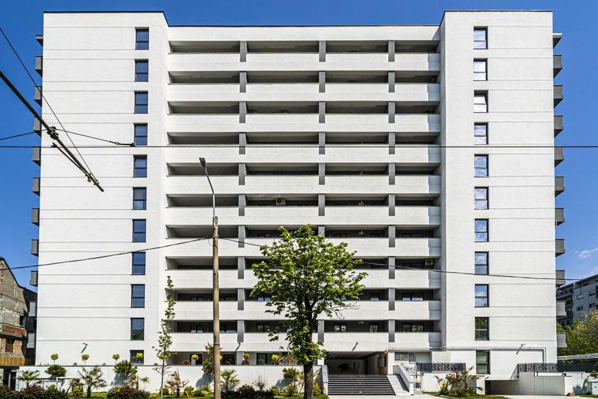 Apartament cu 2 camere decomandat, mobilat în Central