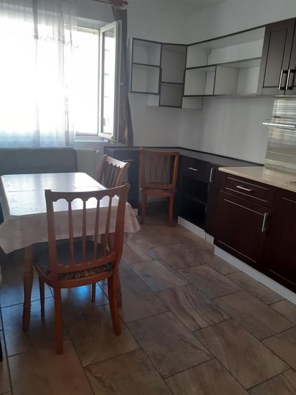 Garsonieră decomandată în Soarelui